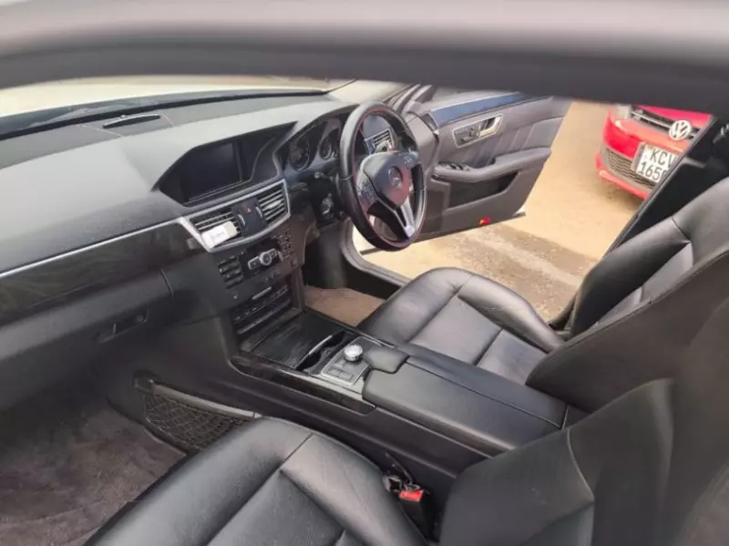 Mercedes-Benz E 300   - 2012