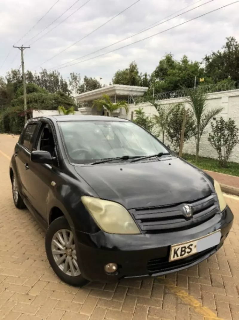 Toyota Ist    - 2003