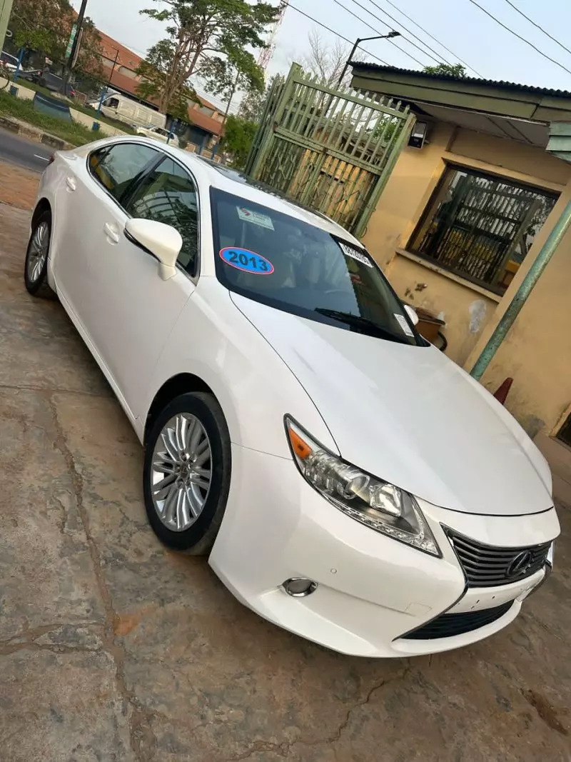 Lexus ES 350   - 2013