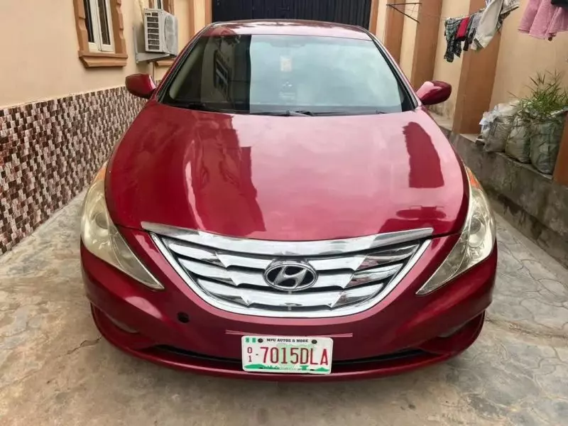 Hyundai Sonata   - 2013