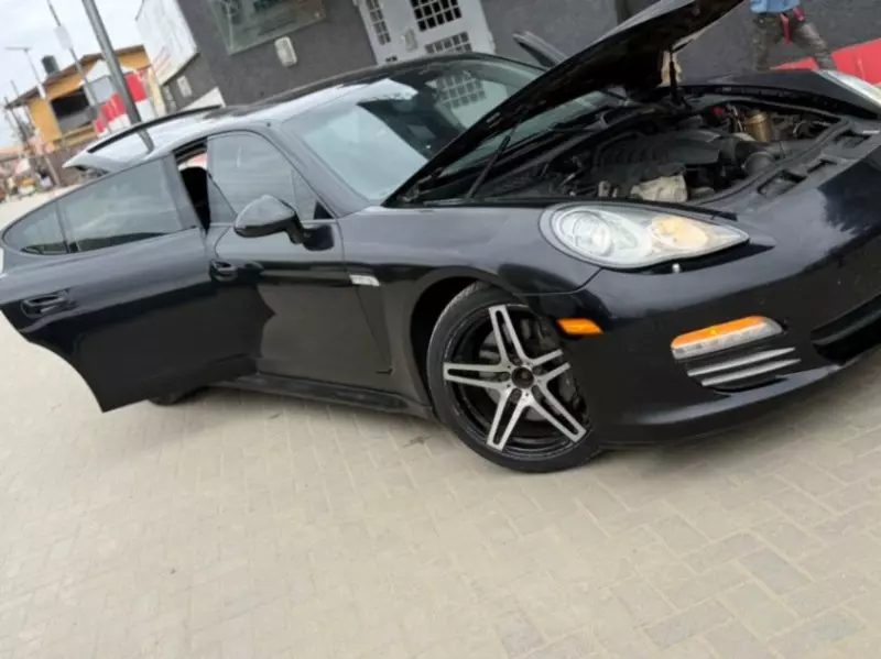 PORSCHE Panamera   - 2012