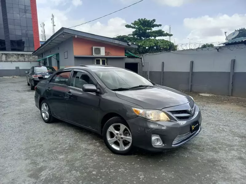 Toyota Corolla   - 2012