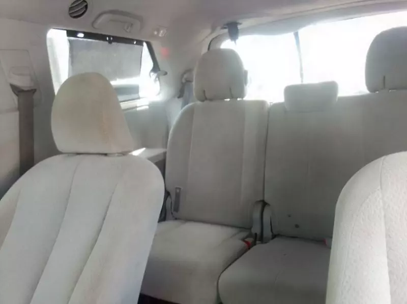 Toyota Sienna   - 2011