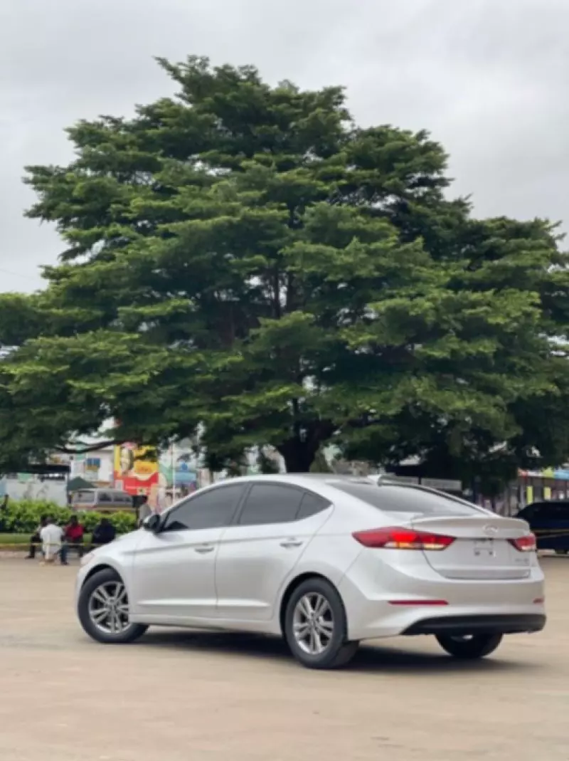 Hyundai Elantra   - 2018