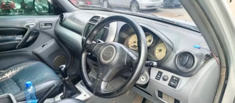 Toyota Rav4   - 2004
