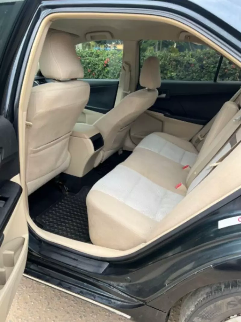 Toyota Camry   - 2012