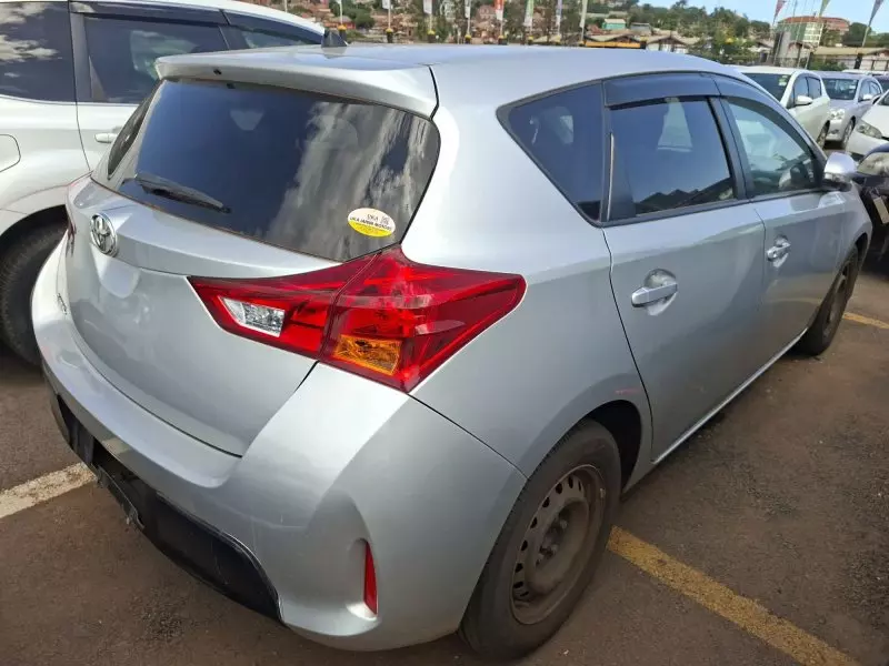 Toyota Auris   - 2014
