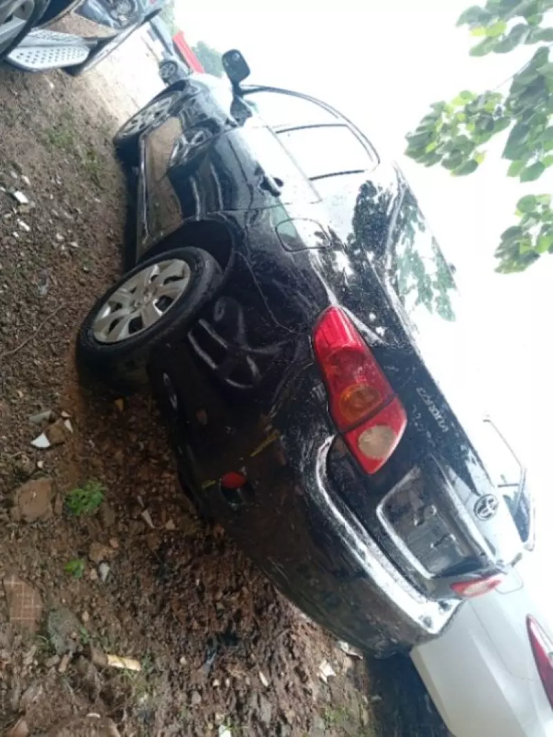 Toyota Camry   - 2009