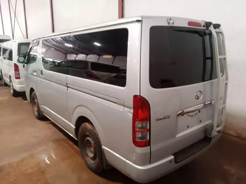 Toyota Hiace   - 2013