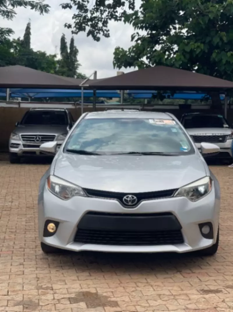 Toyota Corolla   - 2014