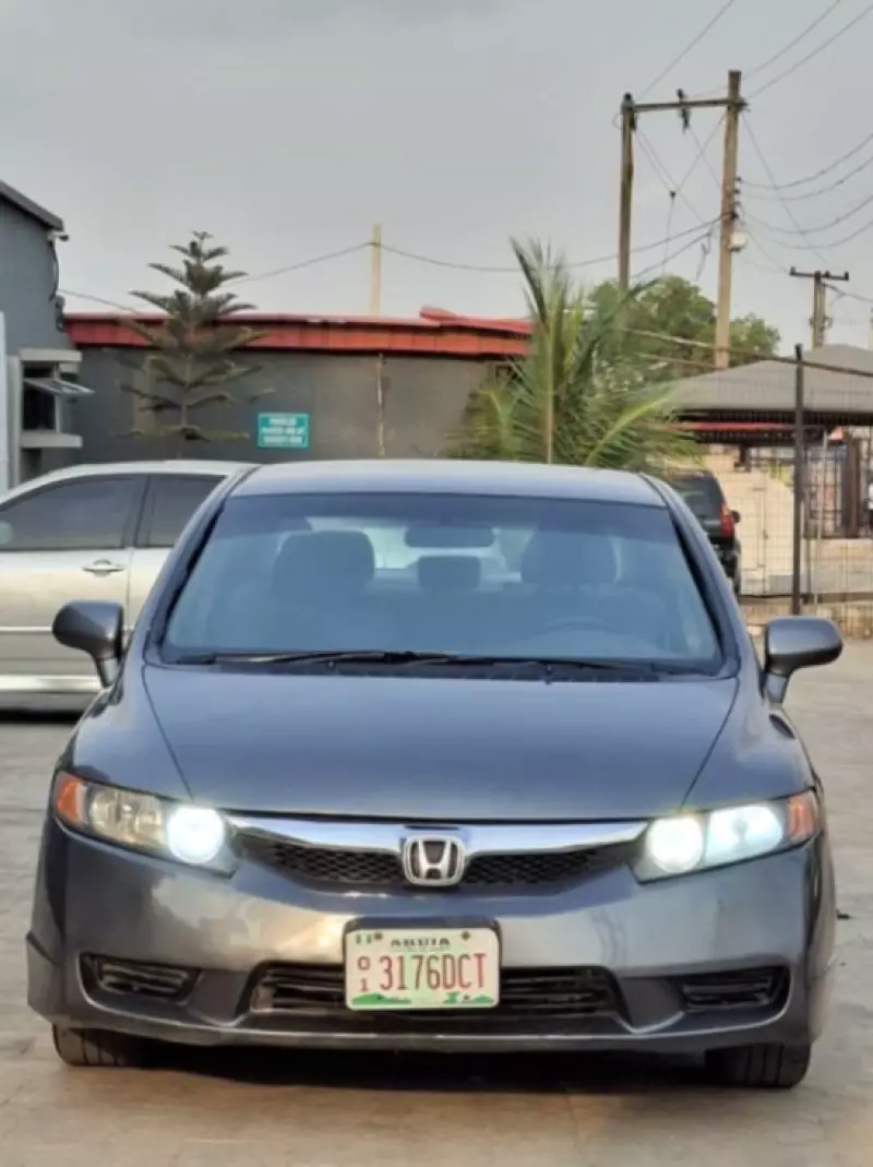 Honda Civic   - 2011