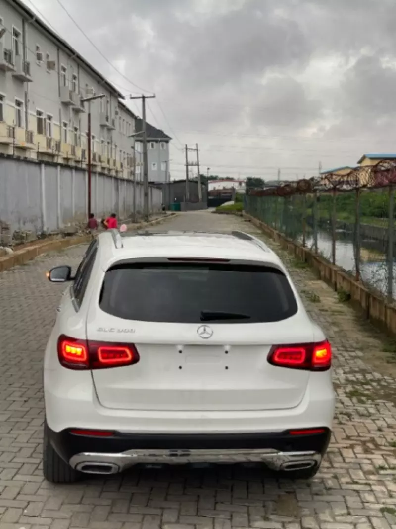 Mercedes-Benz GLC 300   - 2020
