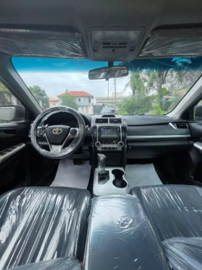 Toyota Camry   - 2012