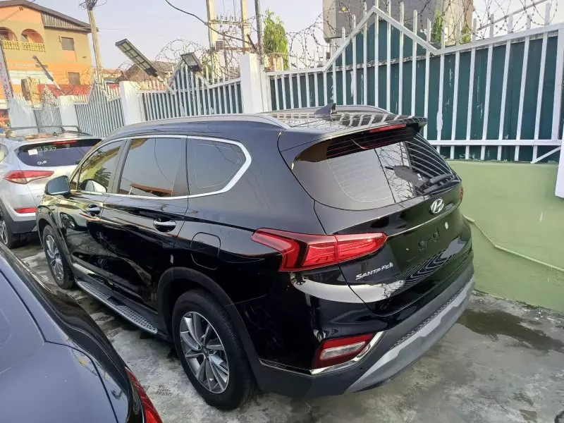 Hyundai Santa FE   - 2020