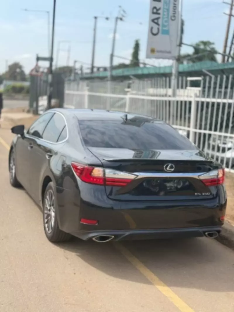 Lexus ES 350   - 2018
