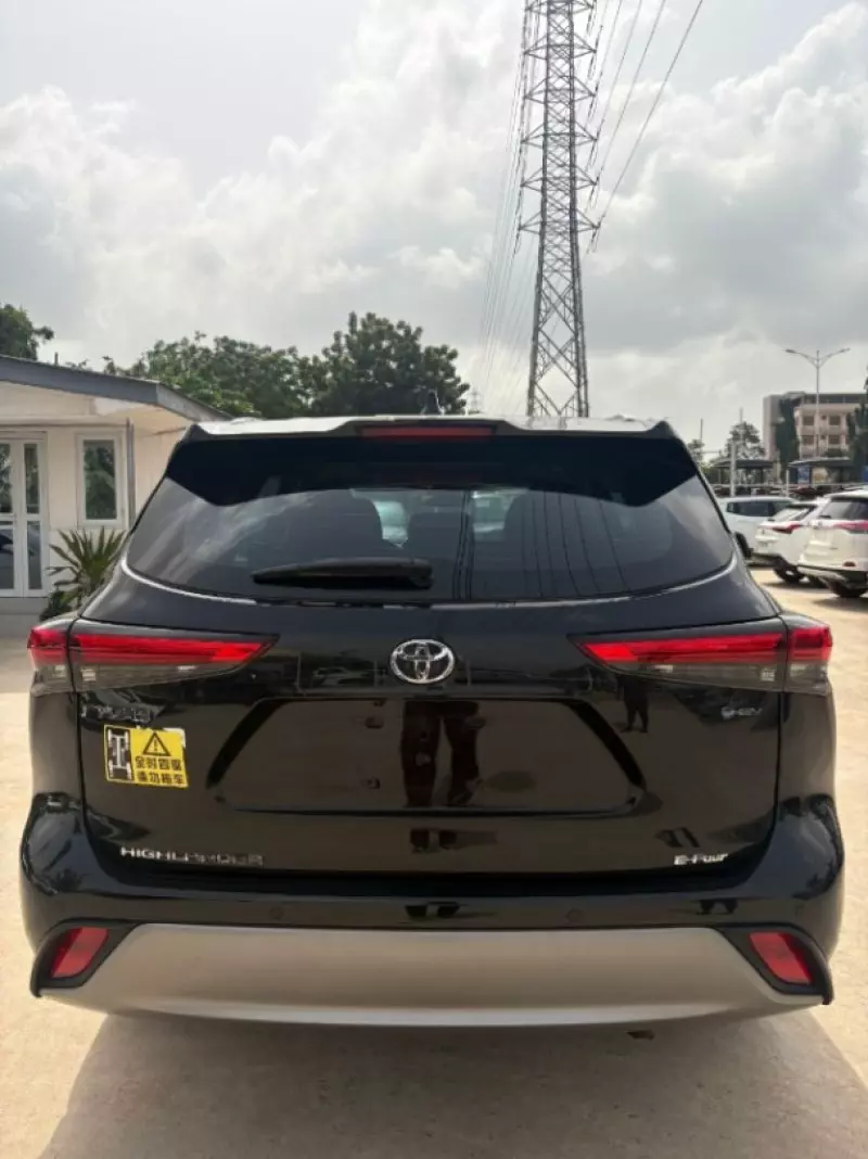 Toyota Highlander Hybrid   - 2025