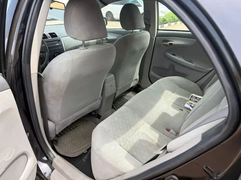 Toyota corolla   - 2010