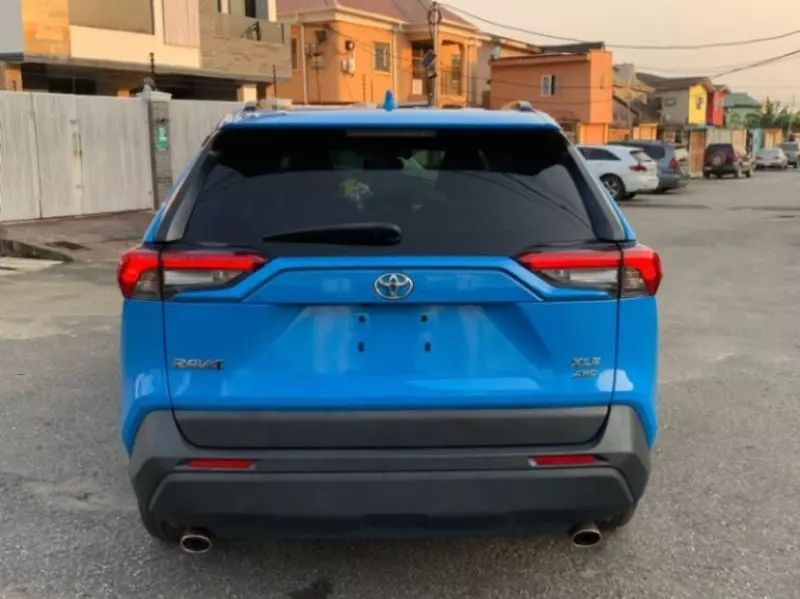 Toyota RAV4   - 2019