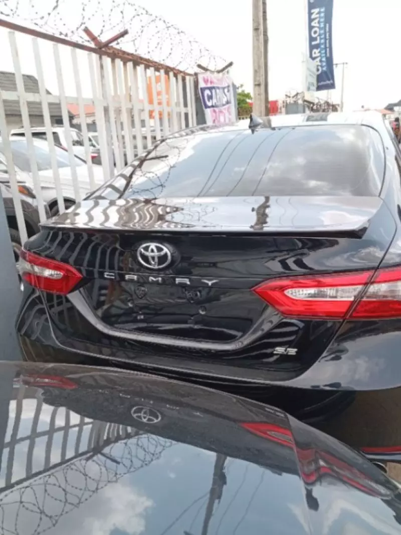 Toyota Camry   - 2019