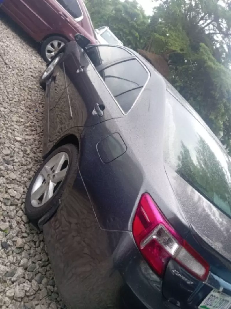 Toyota camry   - 2013
