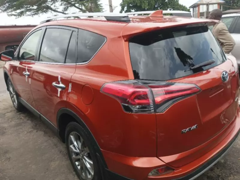 Toyota RAV 4   - 2017