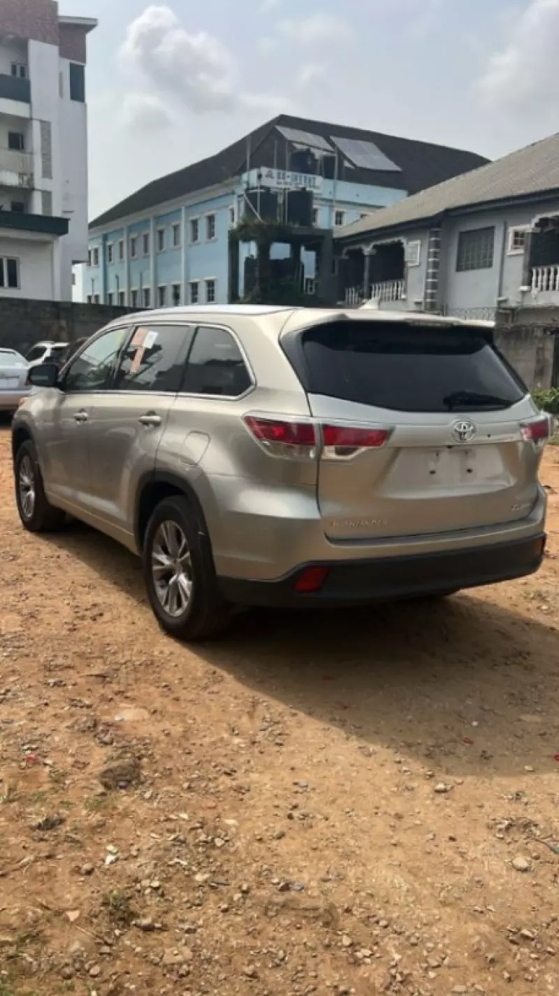 Toyota Highlander - 2014