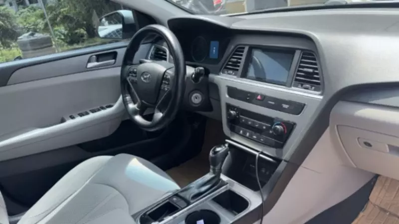 Hyundai Sonata   - 2015