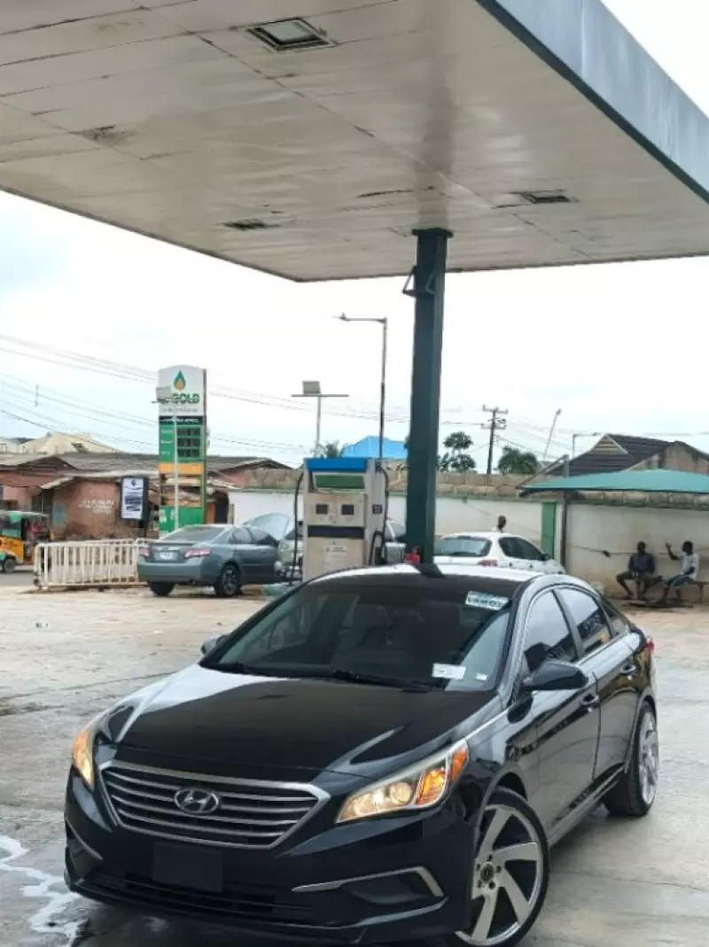 Hyundai Sonata   - 2017