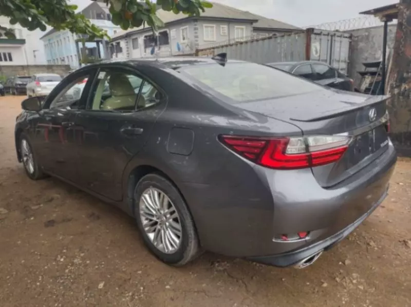 Lexus ES 350   - 2015