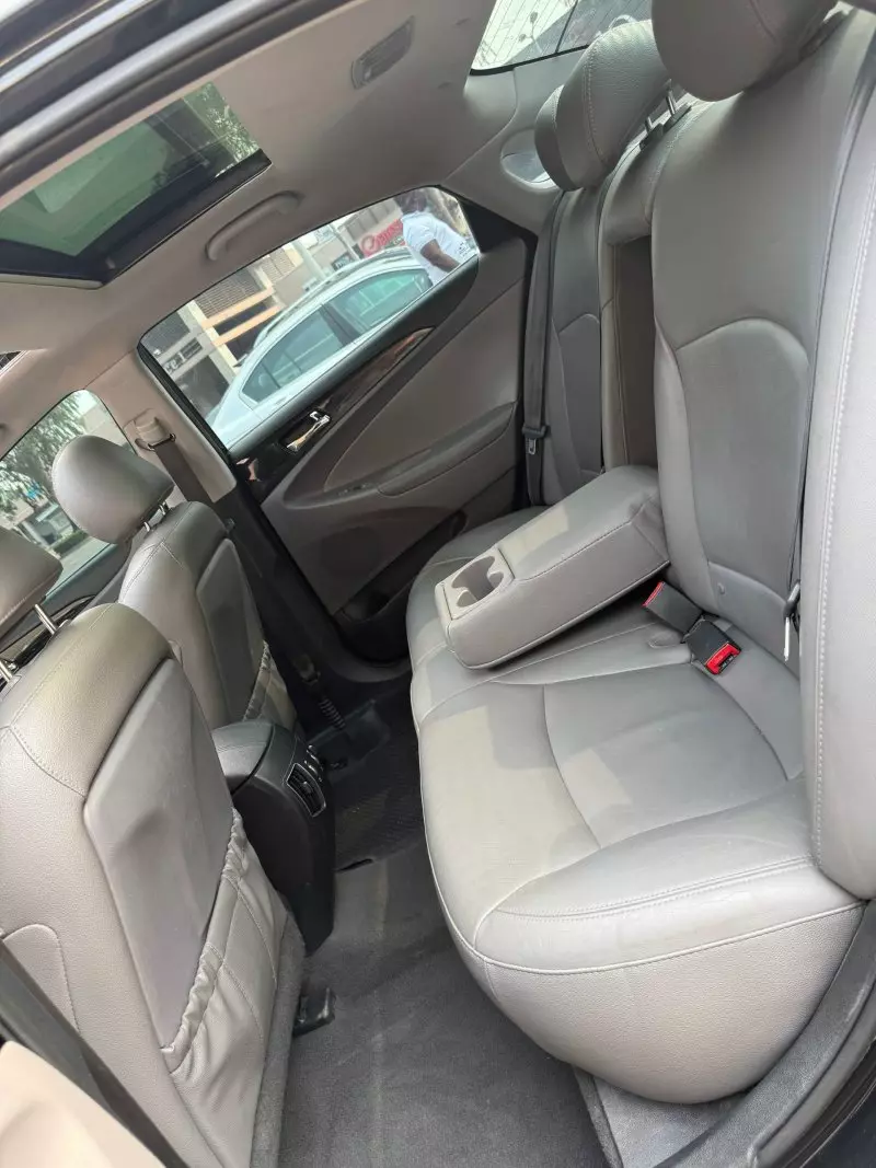 Hyundai Sonata   - 2013