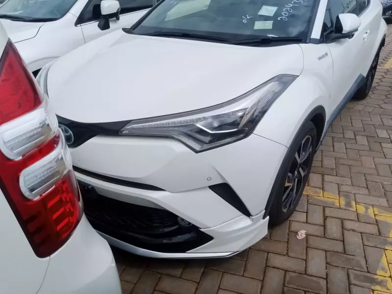 Toyota C-HR   - 2015