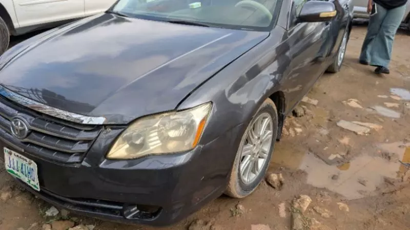 Toyota Avalon   - 2006