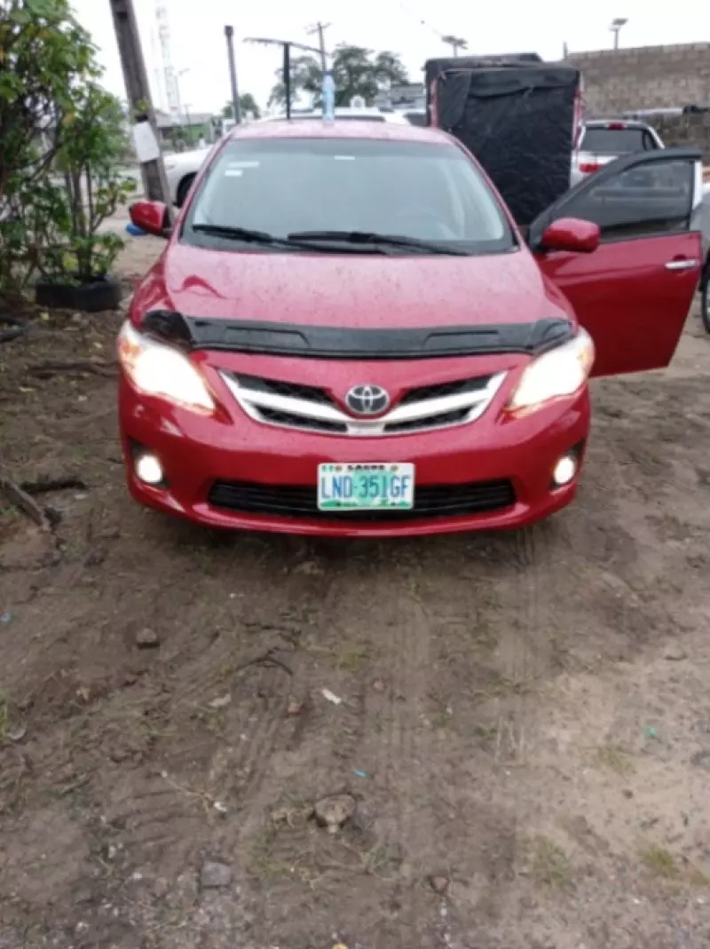 Toyota Corolla   - 2012