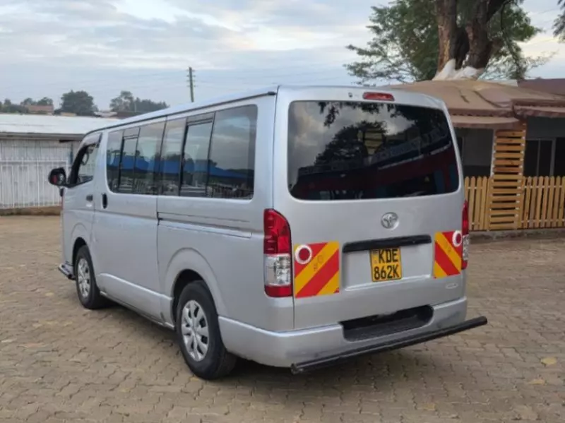 Toyota Hiace   - 2013