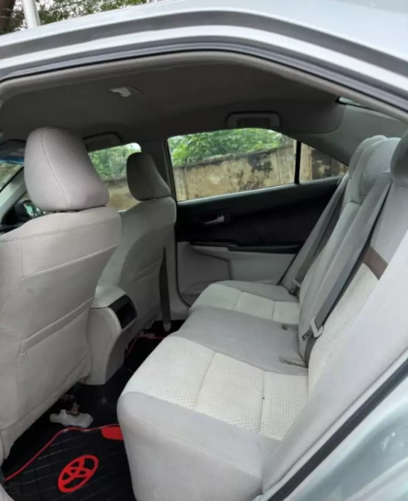 Toyota Camry   - 2012