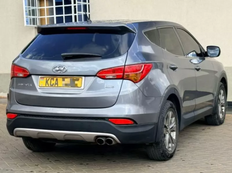 Hyundai Santa Fe   - 2013