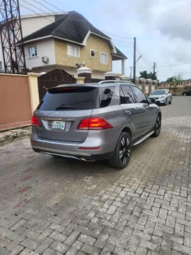 Mercedes-Benz GLE 350   - 2016