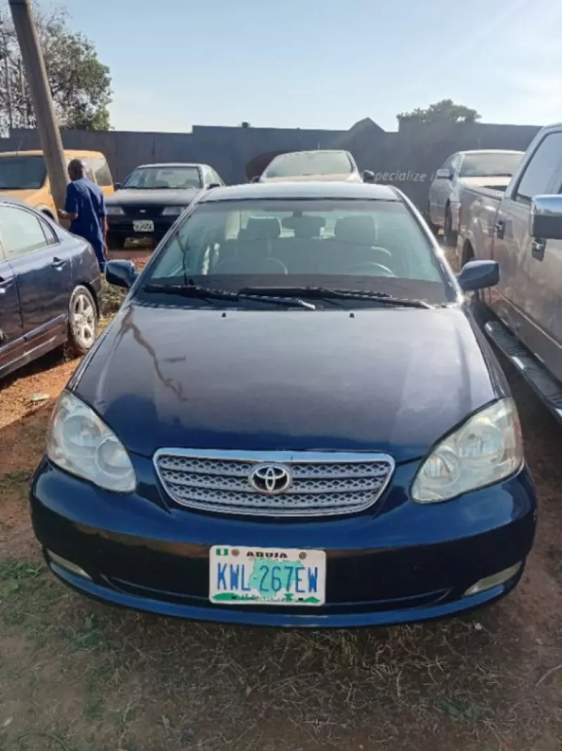 Toyota Corolla   - 2005