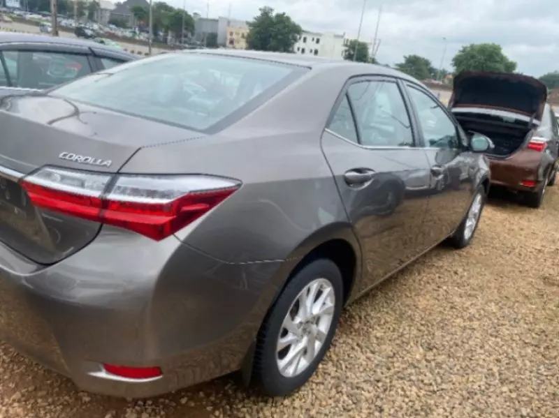 Toyota Corolla   - 2013