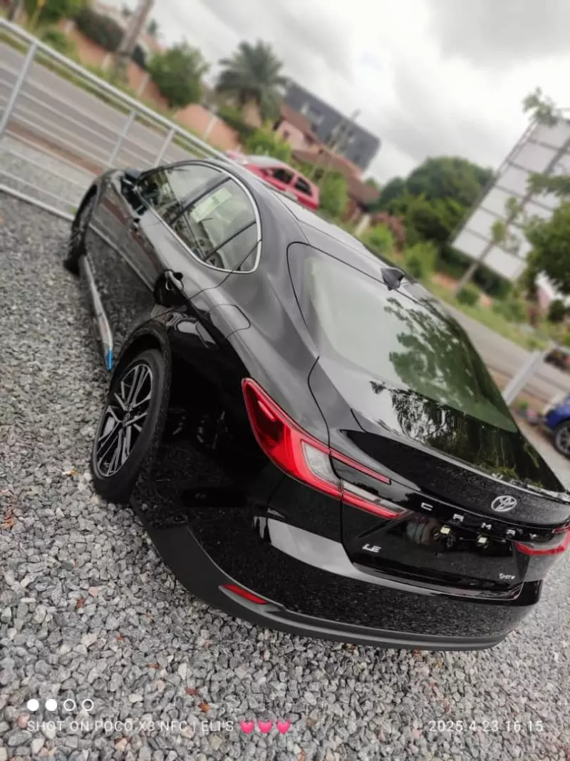 Toyota Camry   - 2023