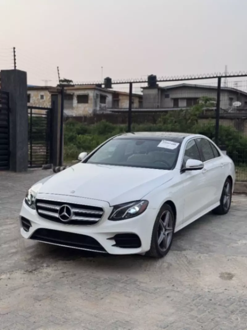 Mercedes-Benz E 300   - 2017