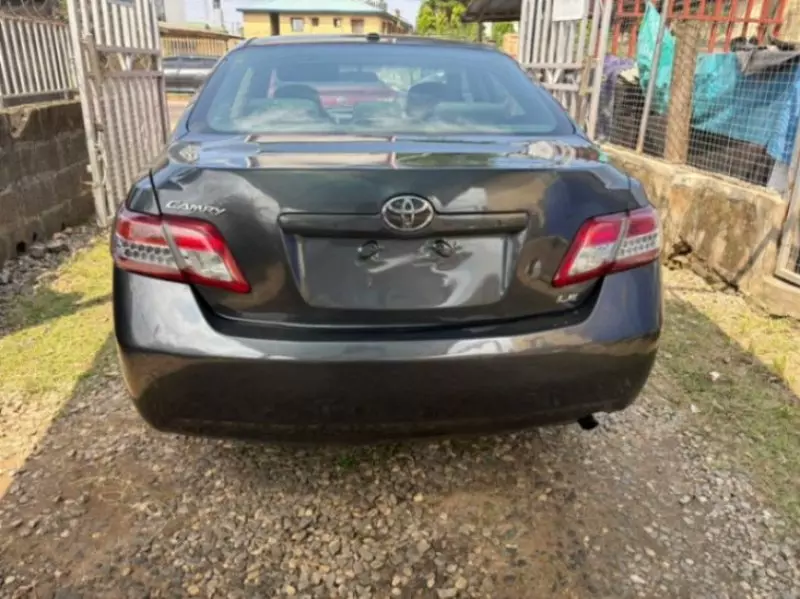 Toyota Camry   - 2011