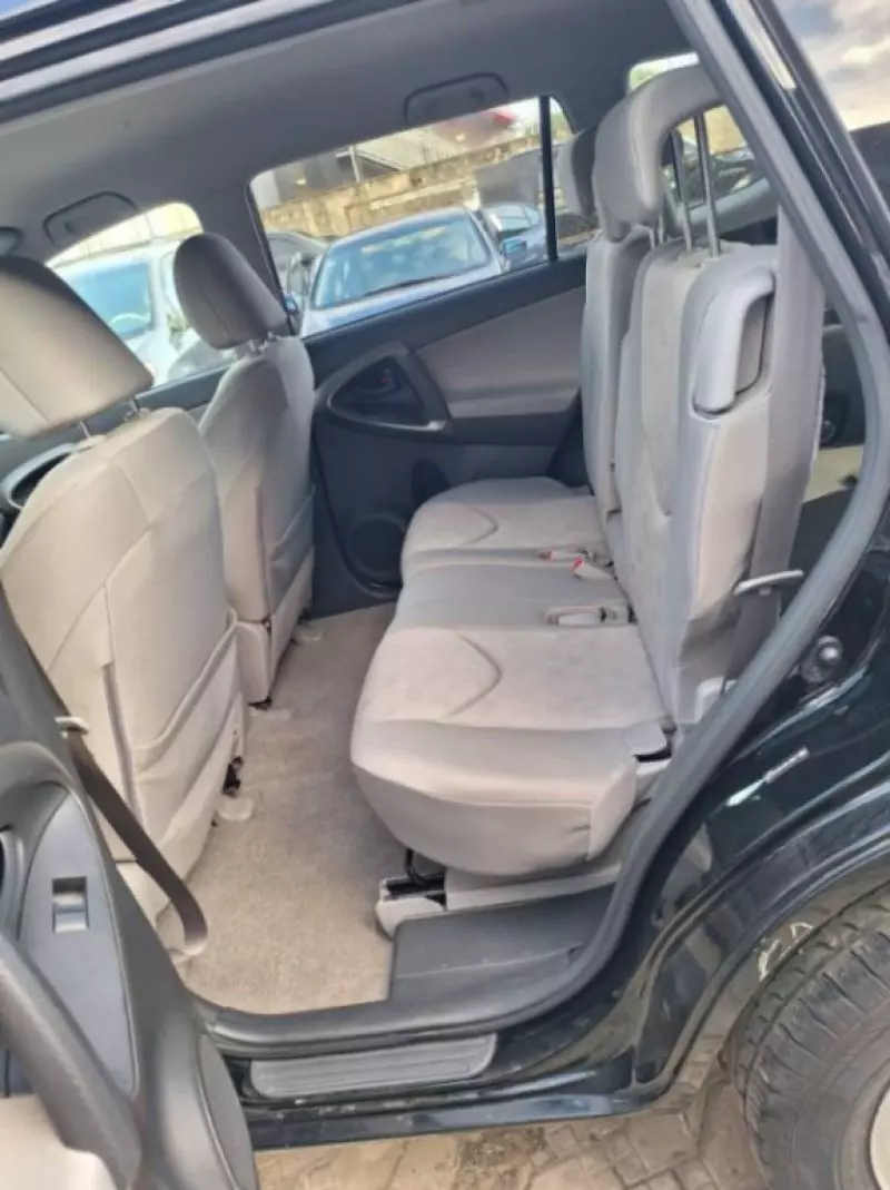 Toyota RAV 4   - 2010