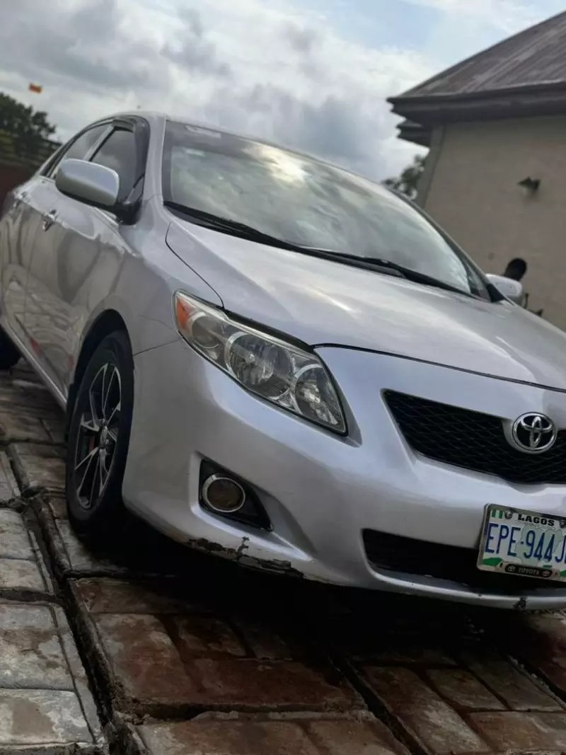 Toyota Corolla   - 2010