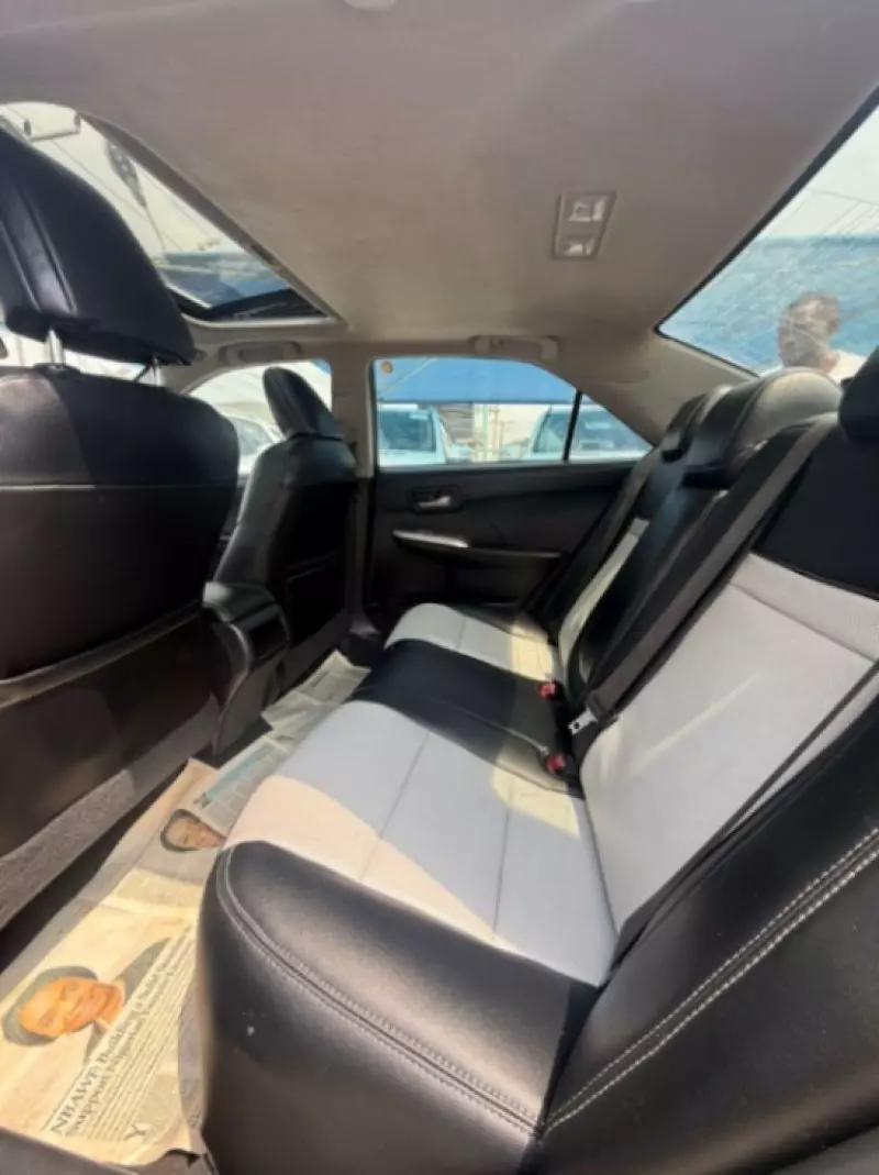 Toyota Camry   - 2012