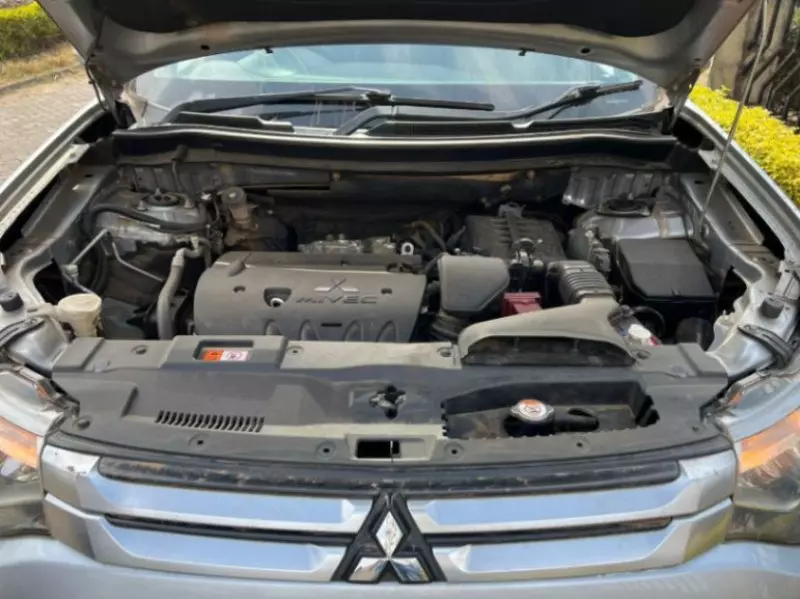 Mitsubishi OUTLANDER   - 2014