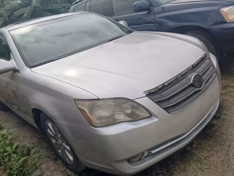 Toyota Avalon   - 2006