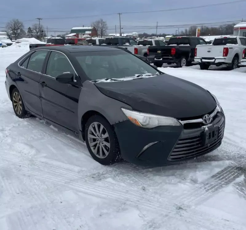 Toyota Camry - 2015