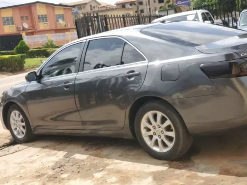 Toyota Camry   - 2011