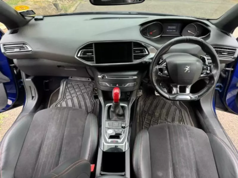Peugeot 308   - 2015